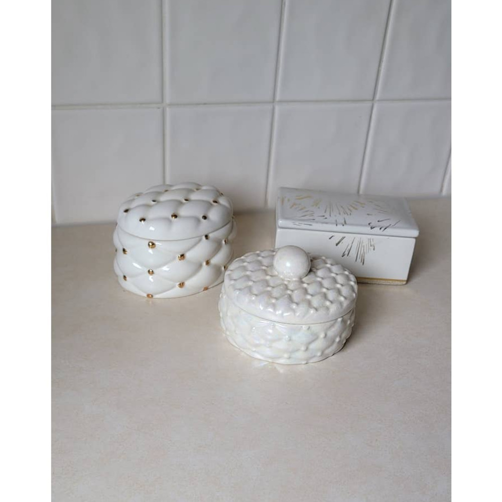 Set of Four White and Gold Trinket Boxes Porcelain 2 Vintage - Picture 1 of 14